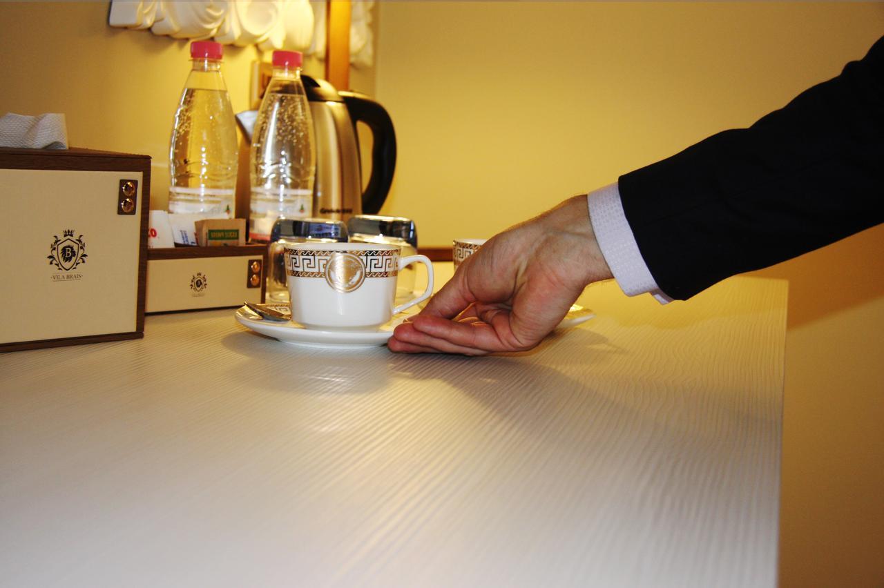 Hotel Brais Дуррес Екстер'єр фото